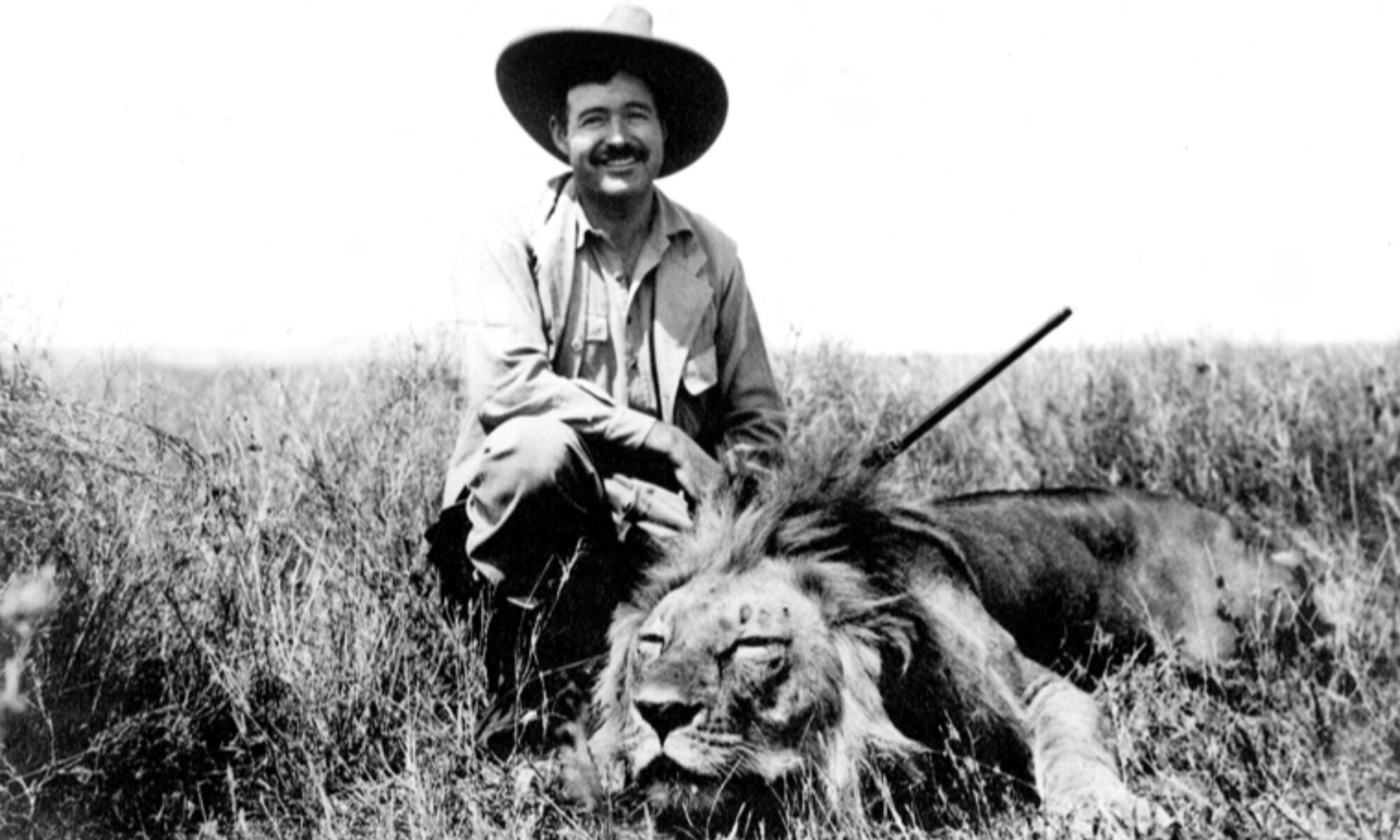 Ernest Hemingway na safari, 1934.